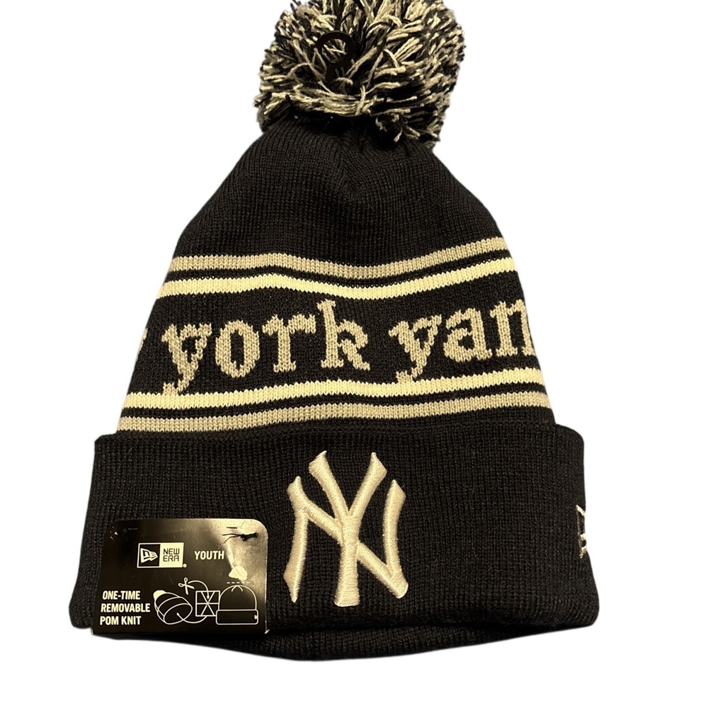 New Era New York Yankees Youth Pom Beanie Hat Navy White Cuffed Knit NWT